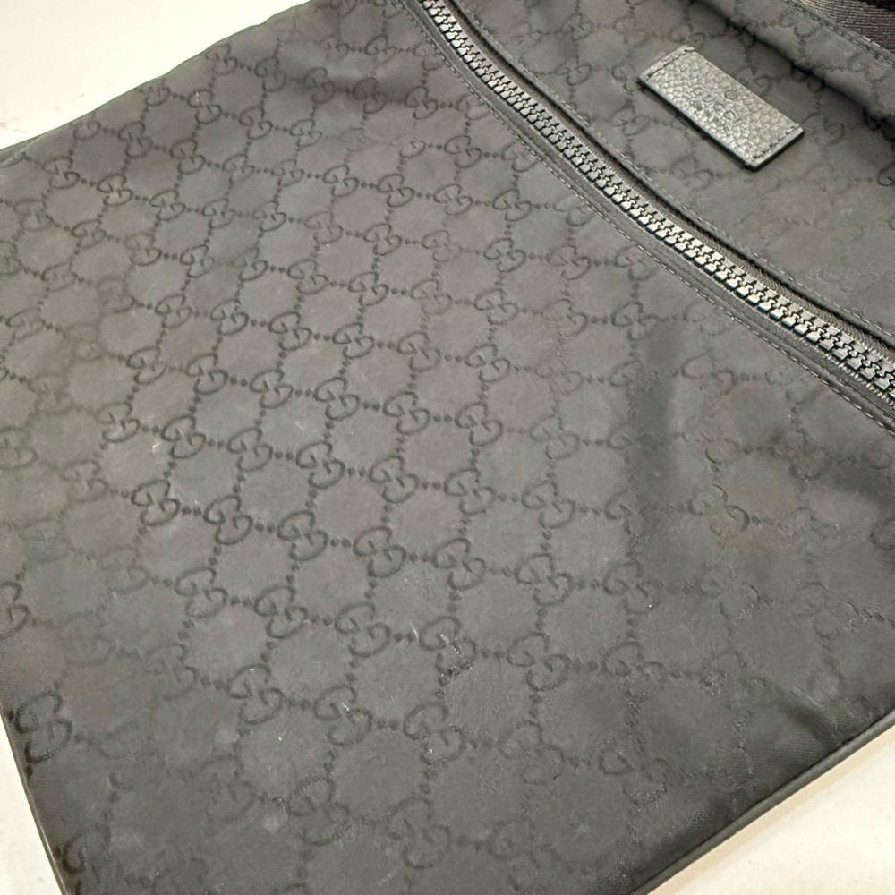 Gucci Authentic Black Monogram Messenger Bag - Picture 3 of 8